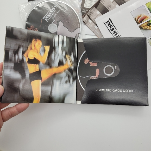 BEACHBODY | Insanity workout DVD set - Picture 5 of 16